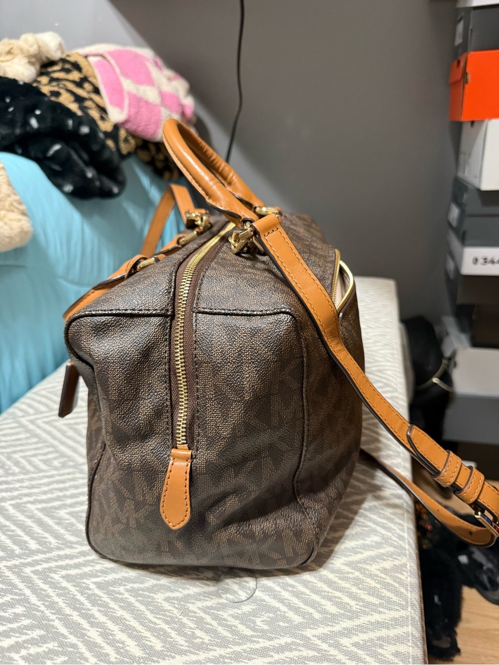 Michael Kors Kirby Brown Logo Duffel Bag Strap included! - Picture 2 of 7